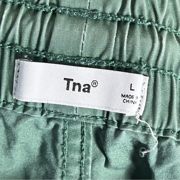 ARITZIA TNA Bel Air Oversized Pant in Dark Spruce Green Size Large Lightweight - Picture 8 of 15